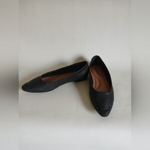 BareTraps Black Pointed-Toe Textured Ballet Flats Cushioned Insole Sz7M